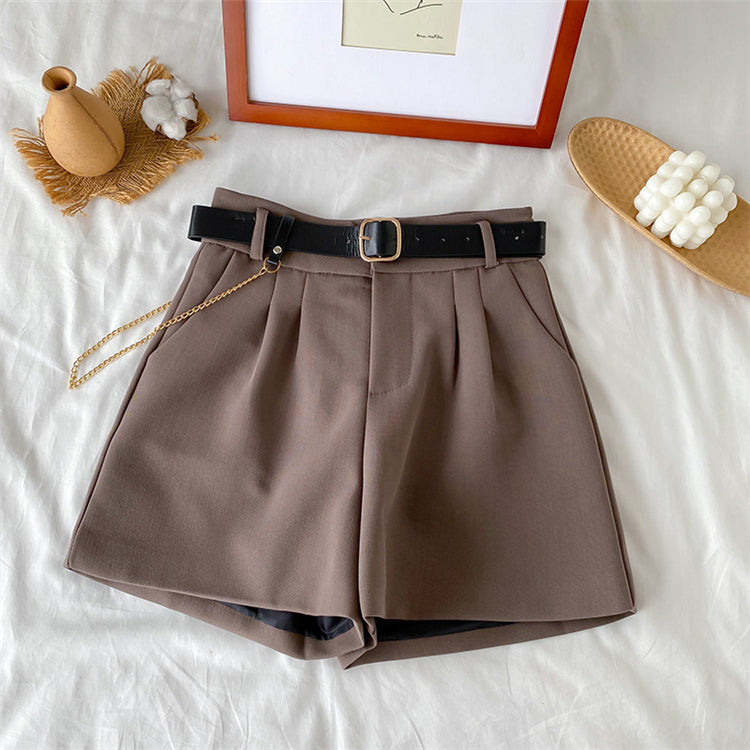 CHAIN BELTED SHORTS
