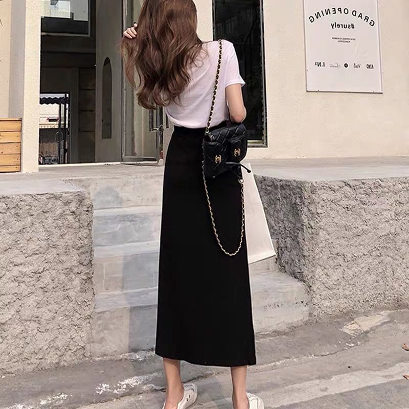 LENGTHY SLIT SKIRT