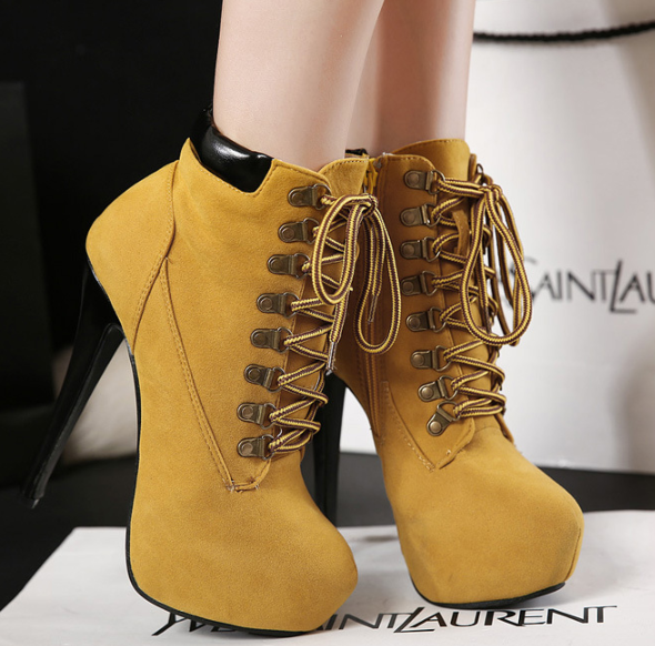 LACES BOOTS
