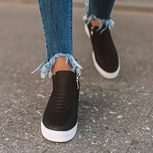 HEEL ZIPPER MID-TOP SNEAKER