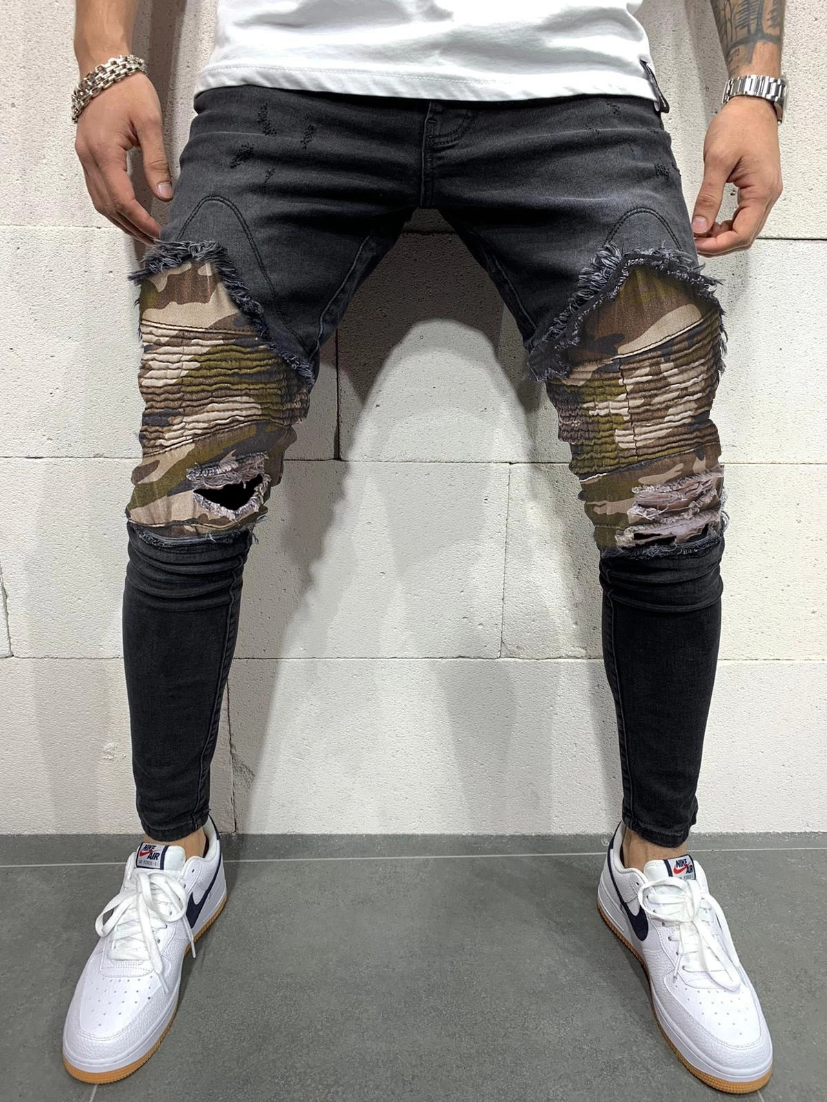 CAMO RIPPED SLIM FIT JEANS