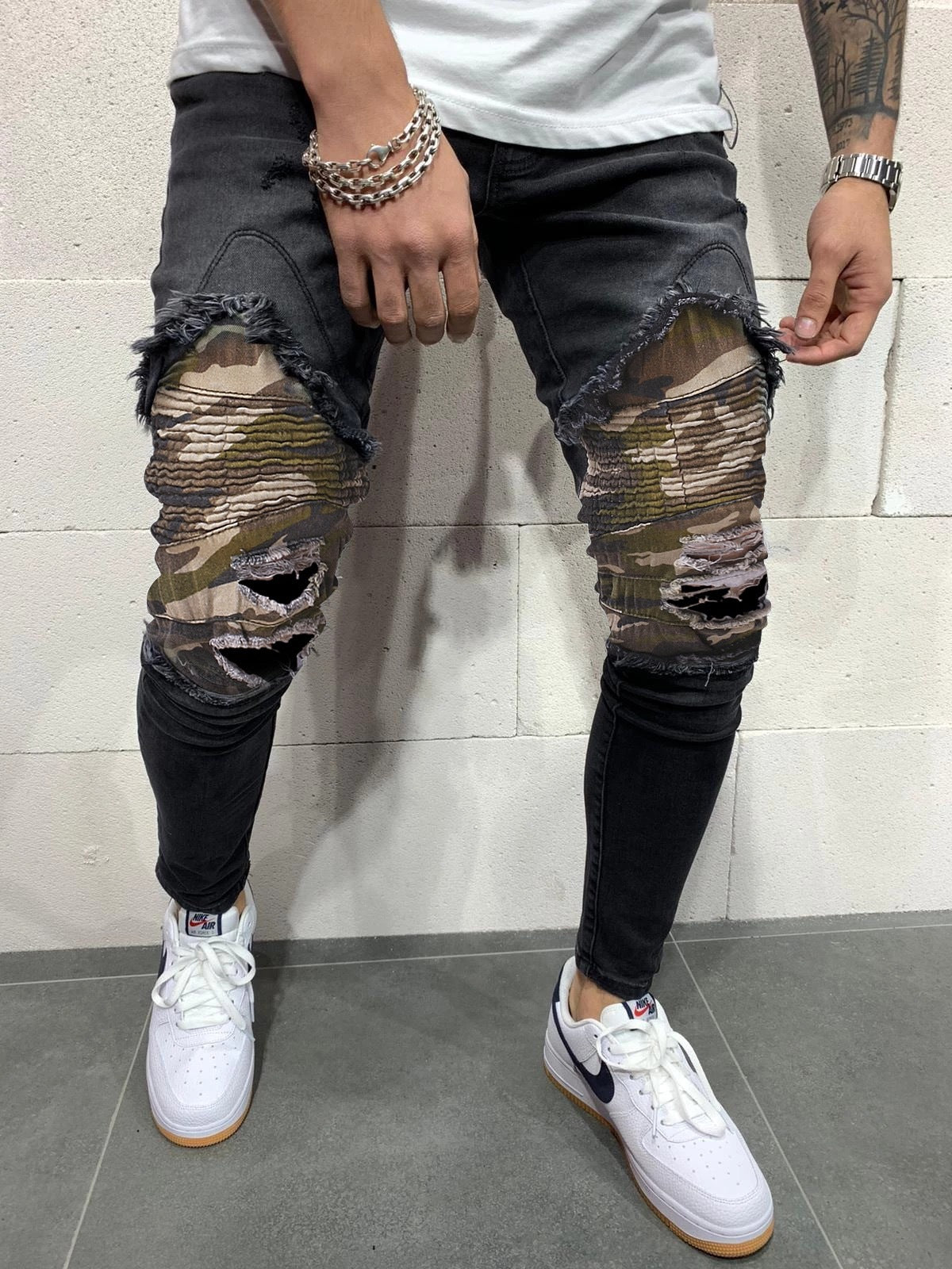 CAMO RIPPED SLIM FIT JEANS