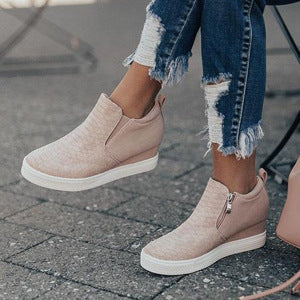 HEEL ZIPPER MID-TOP SNEAKER