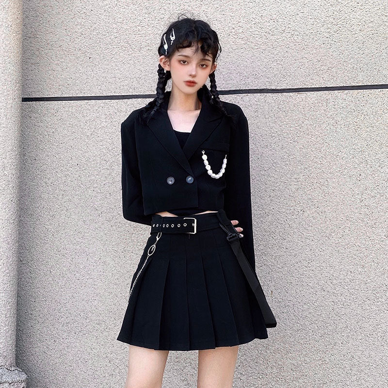 BUCKLED ACCESSORIZED PLEATED SKIRT