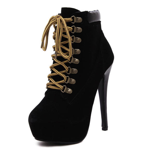 LACES BOOTS