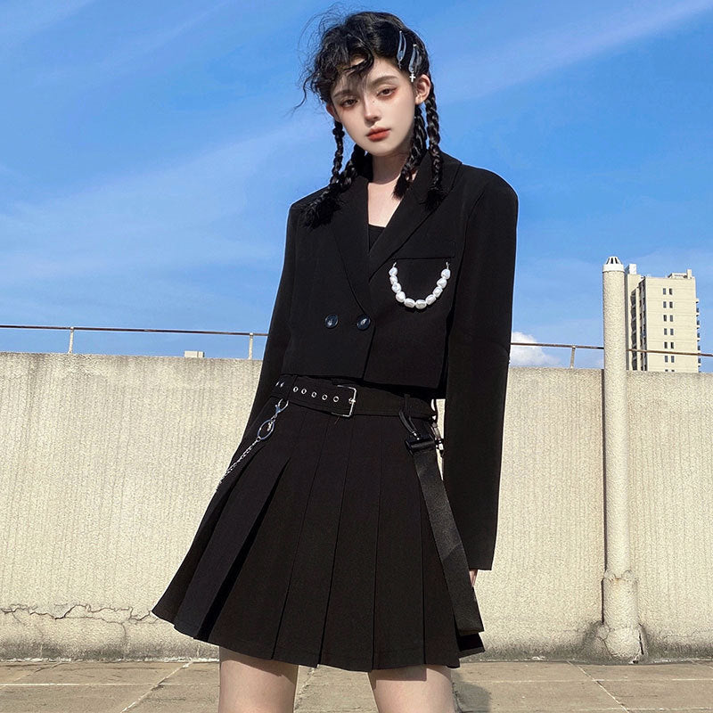BUCKLED ACCESSORIZED PLEATED SKIRT