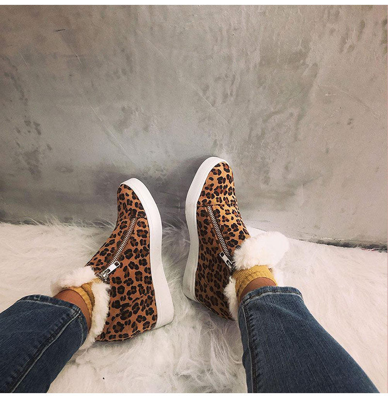 ANIMAL PRINT ZIPPER FLEECE SNEAKER