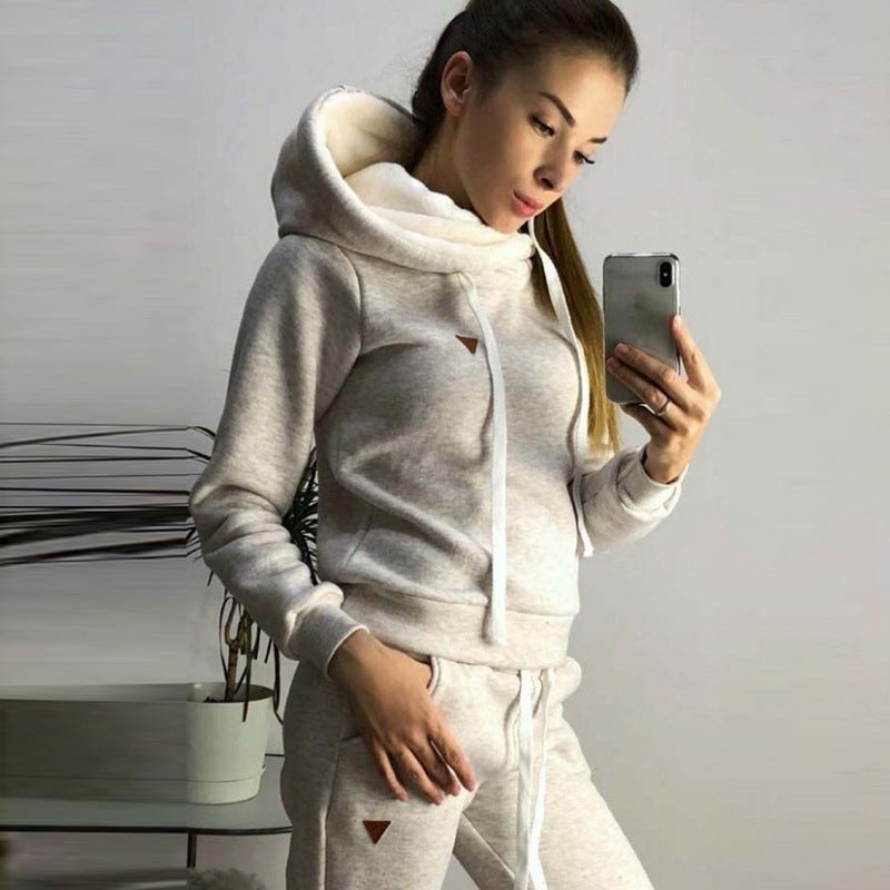 FLEECED HOODIE WITH MATCHING JOGGERS