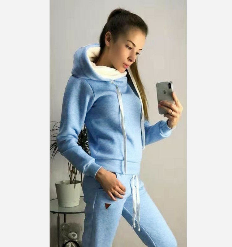 FLEECED HOODIE WITH MATCHING JOGGERS