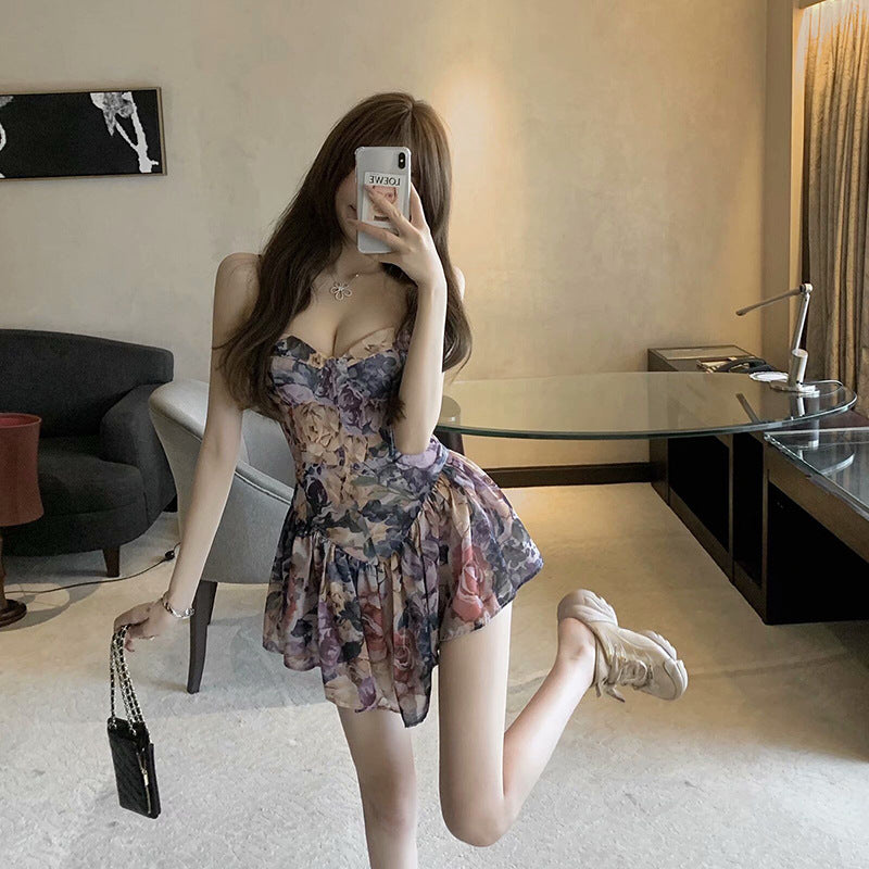 SPAGHETTI STRAP SWEETHEART LINE DRESS