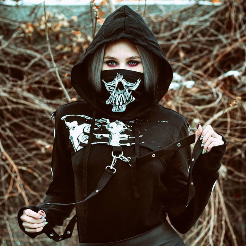 ACCESSORIZED CROPPED HOODIE