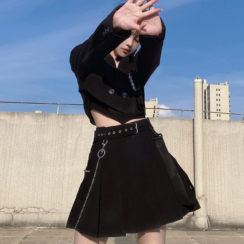 BUCKLED ACCESSORIZED PLEATED SKIRT
