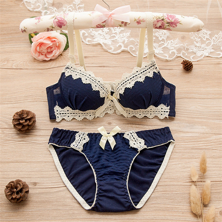 LACE TRIM-PADDED BRA WITH MATCHING PANTY